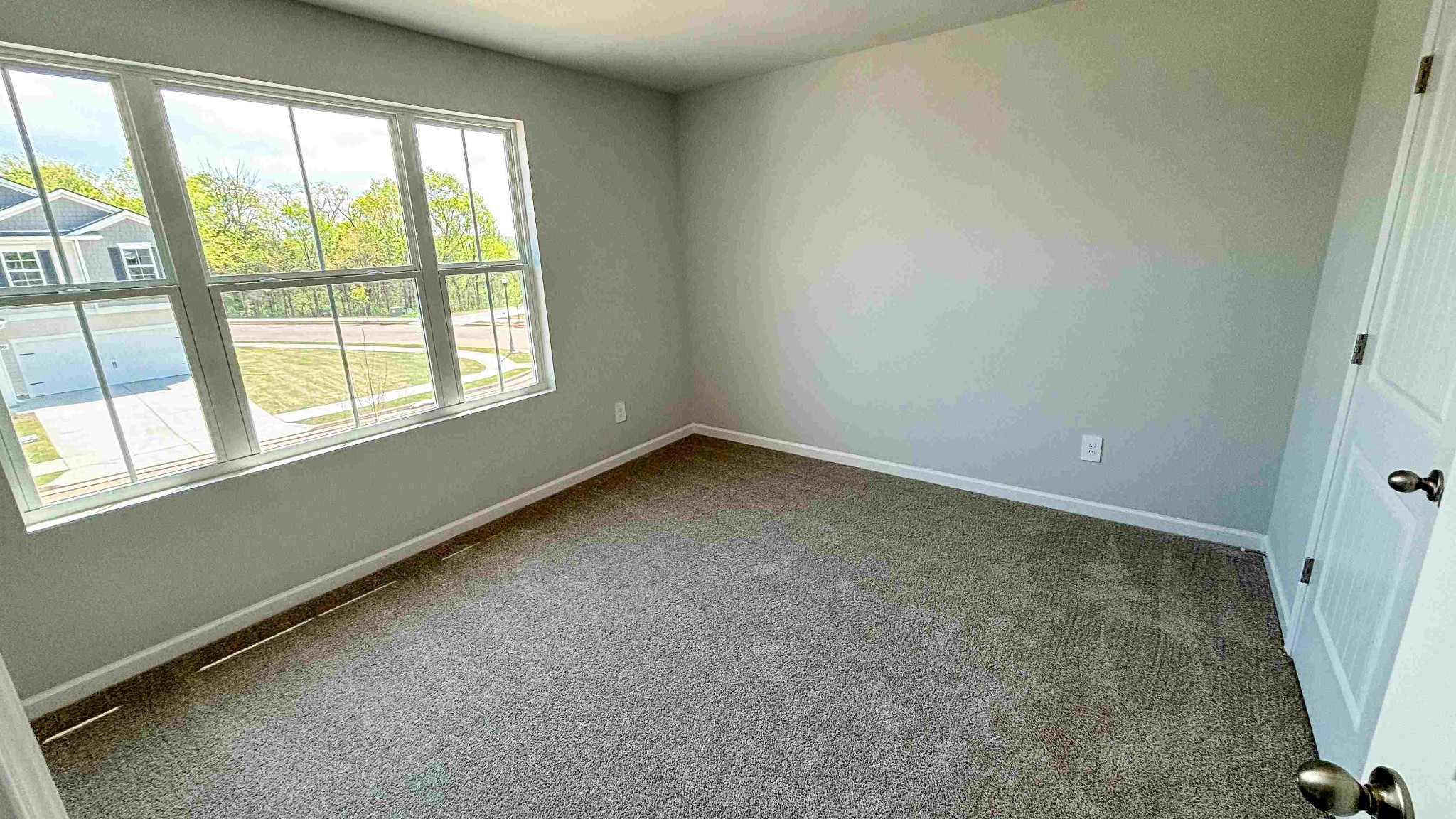 301 Harvest Point Boulevard Spring Hill, TN 37174 - Photo 20 of 25 an empty room with a window