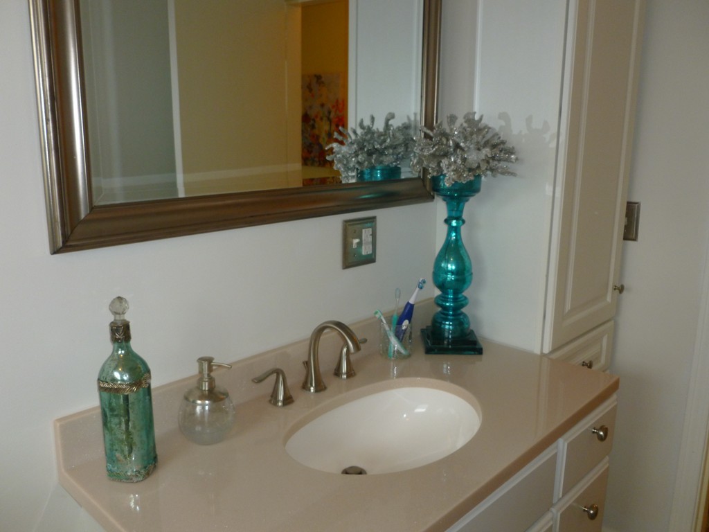78 Westchester Circle Dedham, MA 02026 - Photo 14 of 24 a bathroom with a sink and a mirror