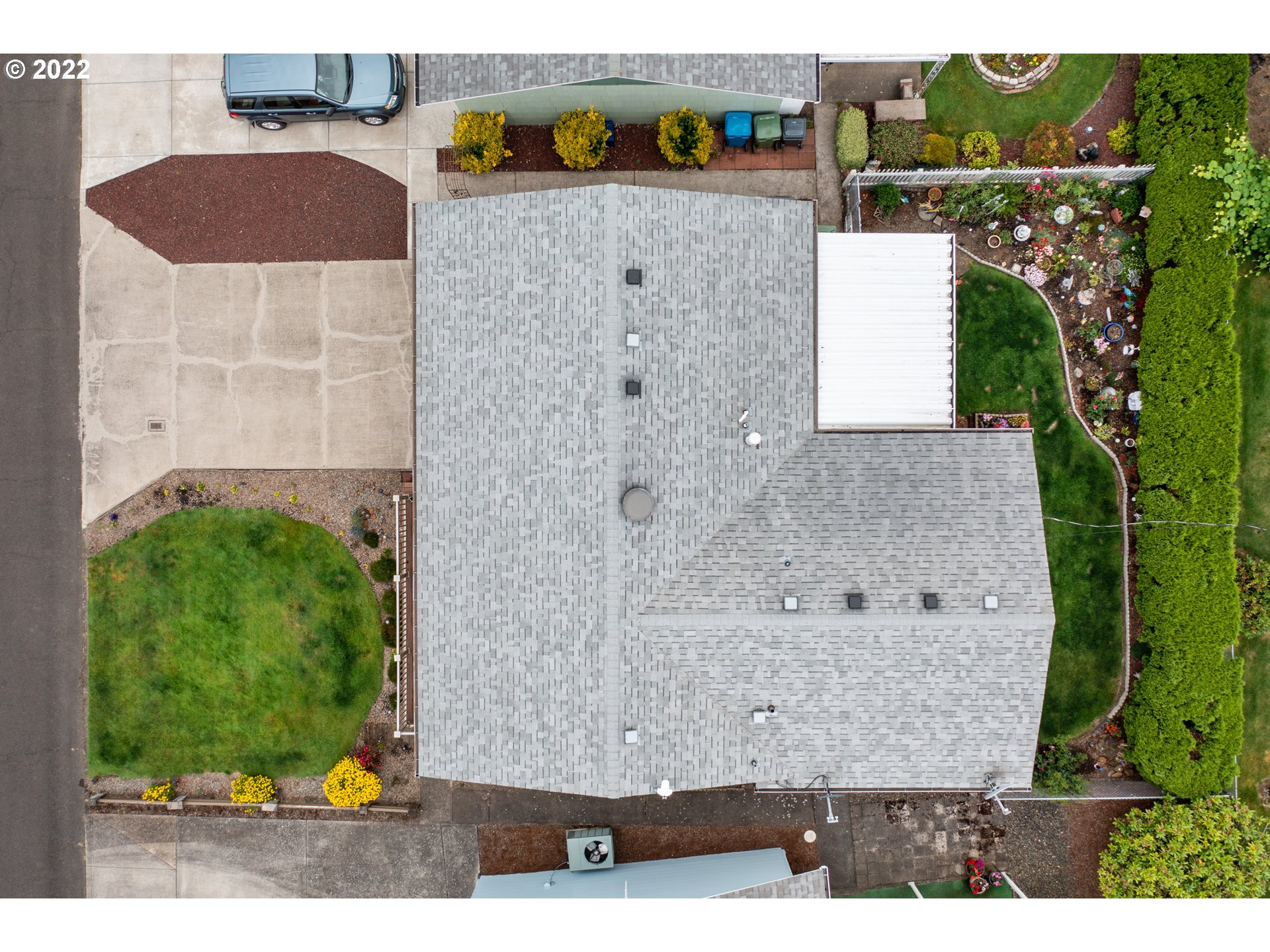 1740 Jansen Way Woodburn, OR 97071 - Photo 22 of 30 an aerial view of houses with yard