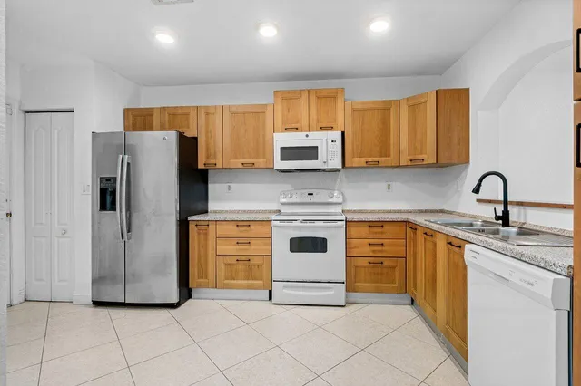 $320,000 | 12744 Westhampton Circle, Wellington, FL 33414