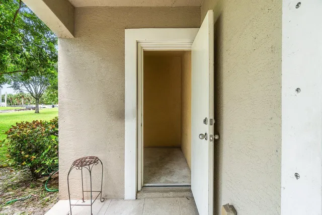 $320,000 | 12744 Westhampton Circle, Wellington, FL 33414