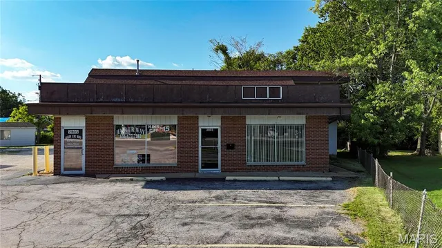 $640,000 | 2801 High Ridge Boulevard, High Ridge, MO 63049