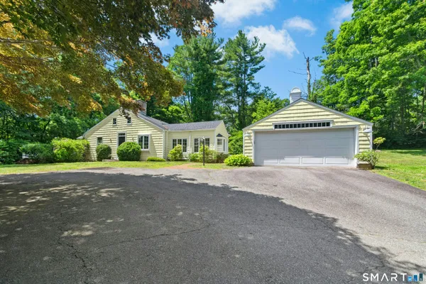 $599,999 | 5195 Madison Avenue, Trumbull, CT 06611
