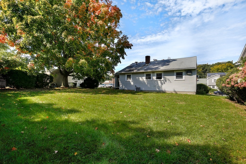 31 Hatherly Road Waltham, MA 02452 - Photo 4 of 16 Gallery Image 4
