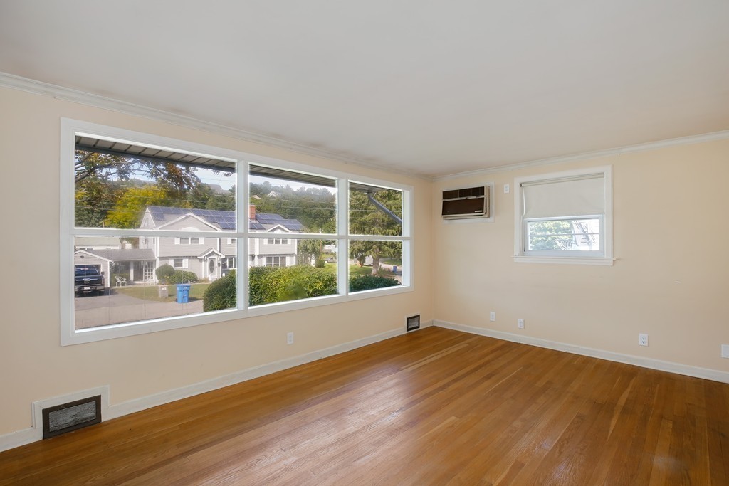 31 Hatherly Road Waltham, MA 02452 - Photo 7 of 16 Gallery Image 7