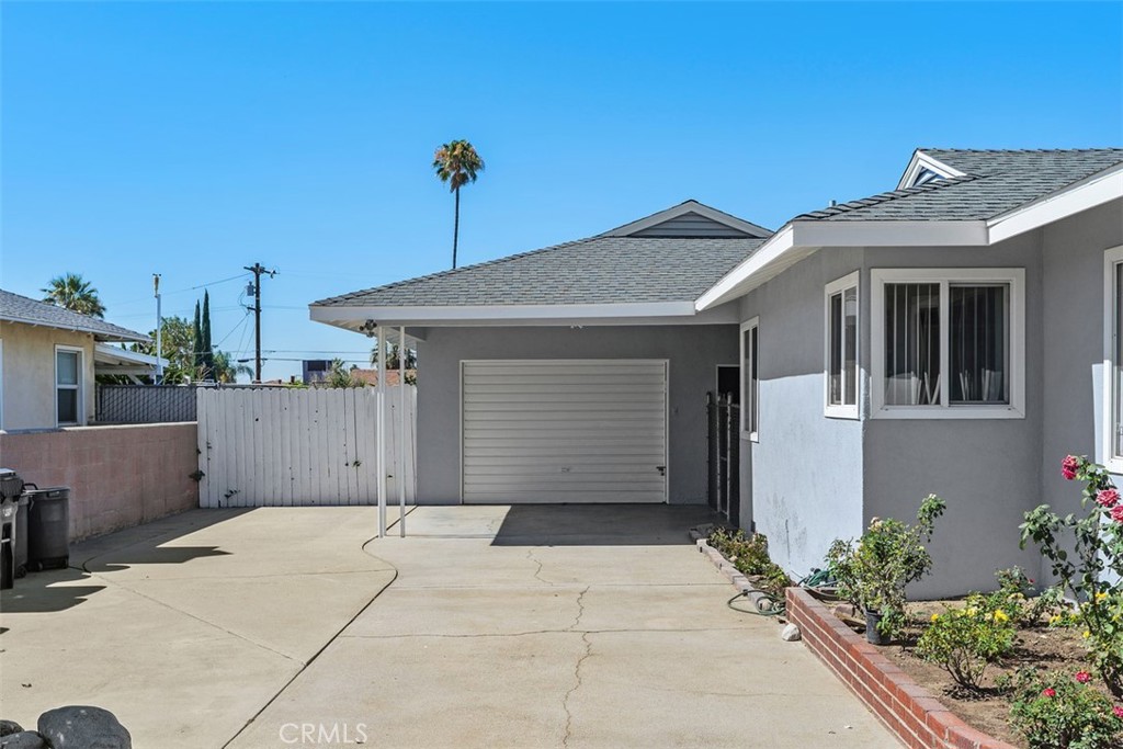 417 East Cornell Drive Rialto, CA 92376 - Photo 6 of 40