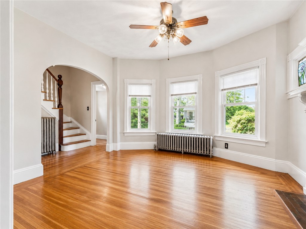 225 Hunts Avenue Pawtucket, RI 02861 - Photo 7 of 35