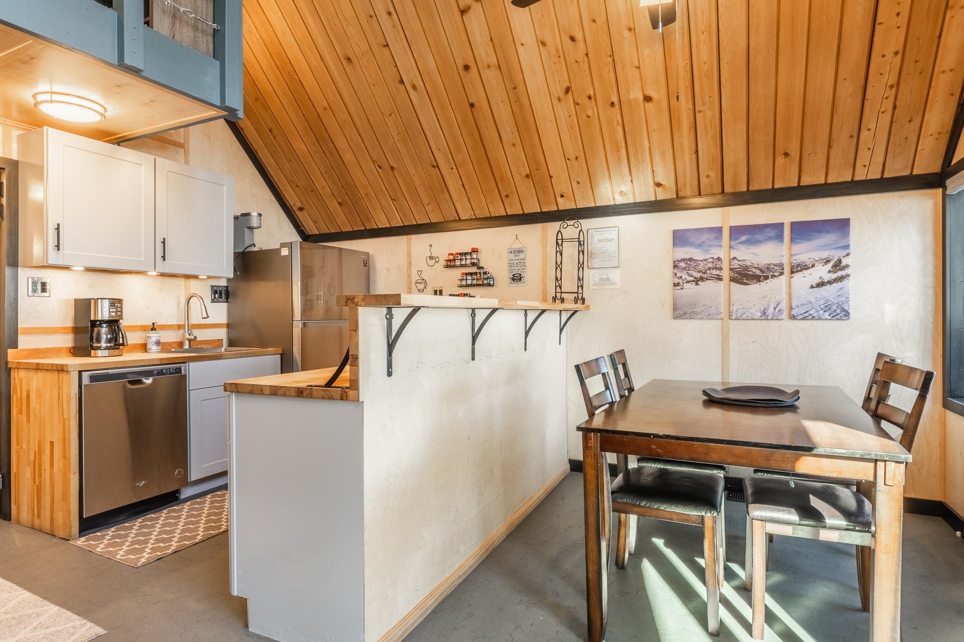 11000 Minaret Road, Unit 18 Mammoth Lakes, CA 93546 - Photo 14 of 45 Gallery Image 14