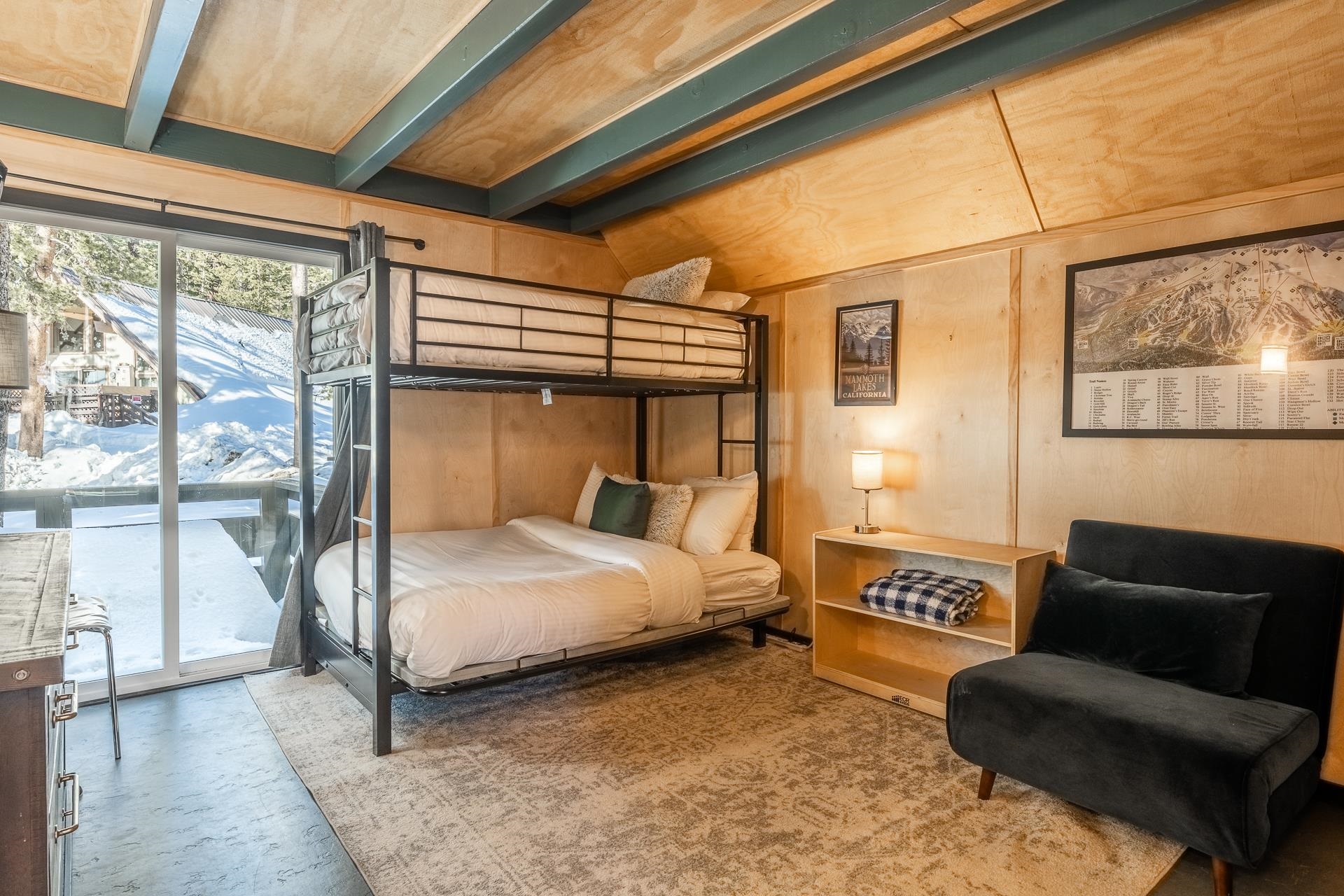 11000 Minaret Road, Unit 18 Mammoth Lakes, CA 93546 - Photo 19 of 45 Gallery Image 19