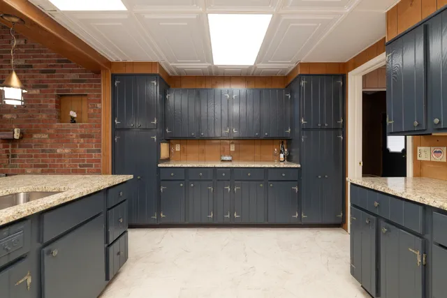 $324,900 | 1017 Azaleamum Drive, Three Rivers, MI 49093