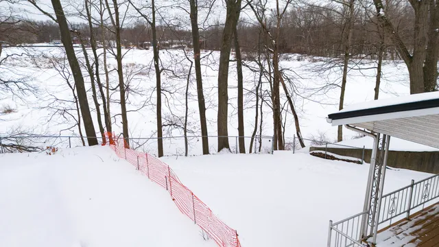 $324,900 | 1017 Azaleamum Drive, Three Rivers, MI 49093