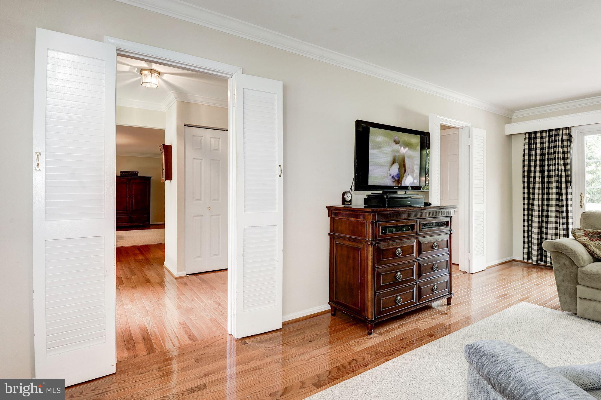 2306 Archdale Road Reston, VA 20191 - Photo 9 of 30 Family Room