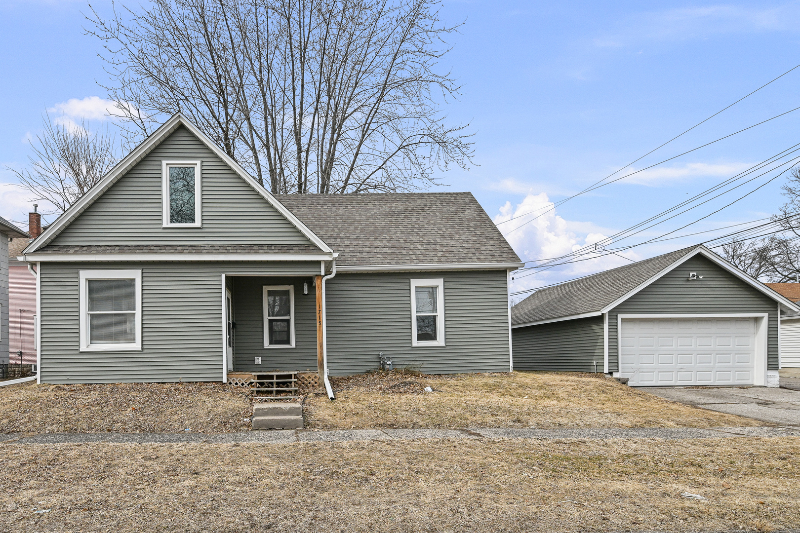 1715 3rd Street Moline, IL 61265 - Photo 1 of 27
