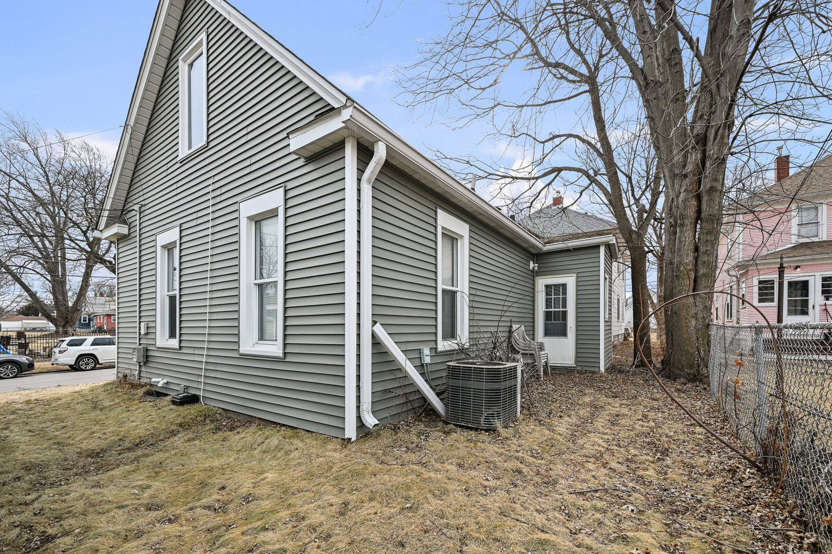 1715 3rd Street Moline, IL 61265 - Photo 3 of 27