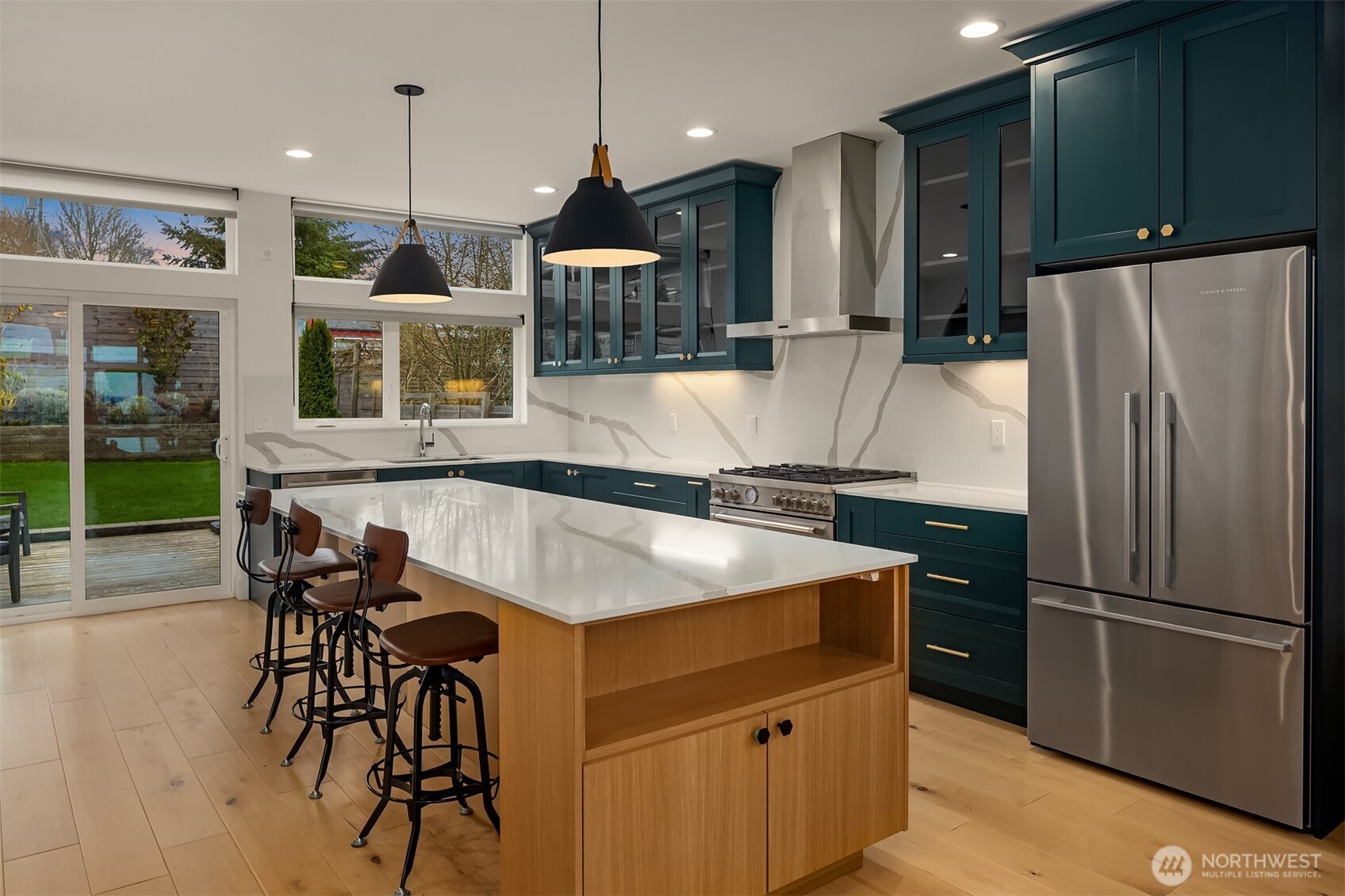 2521 Northwest 92nd Street Seattle, WA 98117 - Photo 12 of 40