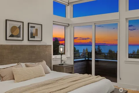 $2,500,000 | 2521 Northwest 92nd Street, Seattle, WA 98117