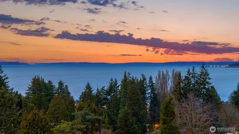 $2,500,000 | 2521 Northwest 92nd Street, Seattle, WA 98117