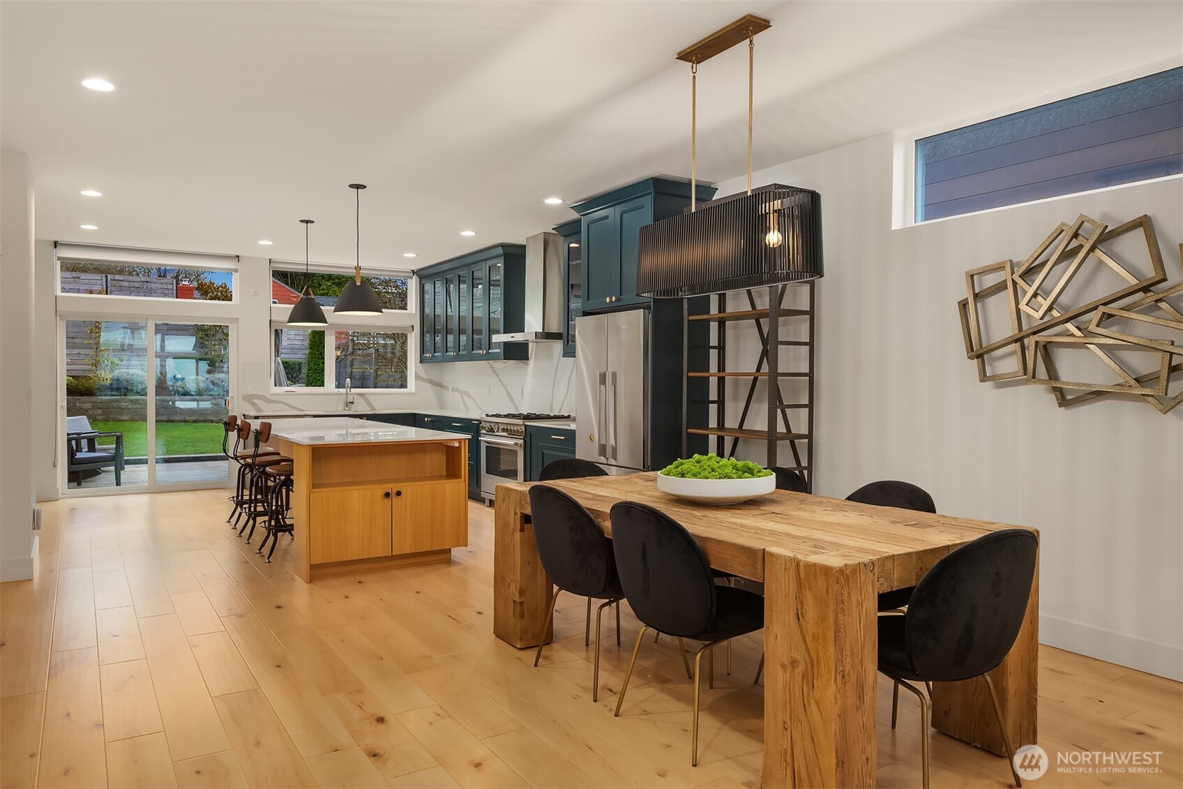 2521 Northwest 92nd Street Seattle, WA 98117 - Photo 10 of 40