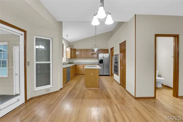 $589,900 | 16015 Canterbury Estates Drive, Ellisville, MO 63021