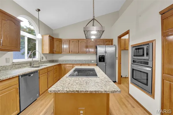 $589,900 | 16015 Canterbury Estates Drive, Ellisville, MO 63021