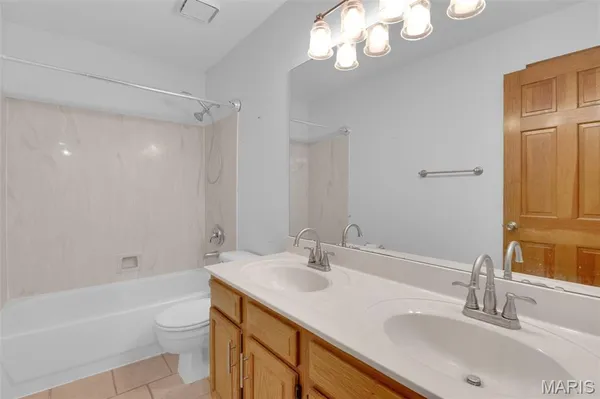 $589,900 | 16015 Canterbury Estates Drive, Ellisville, MO 63021