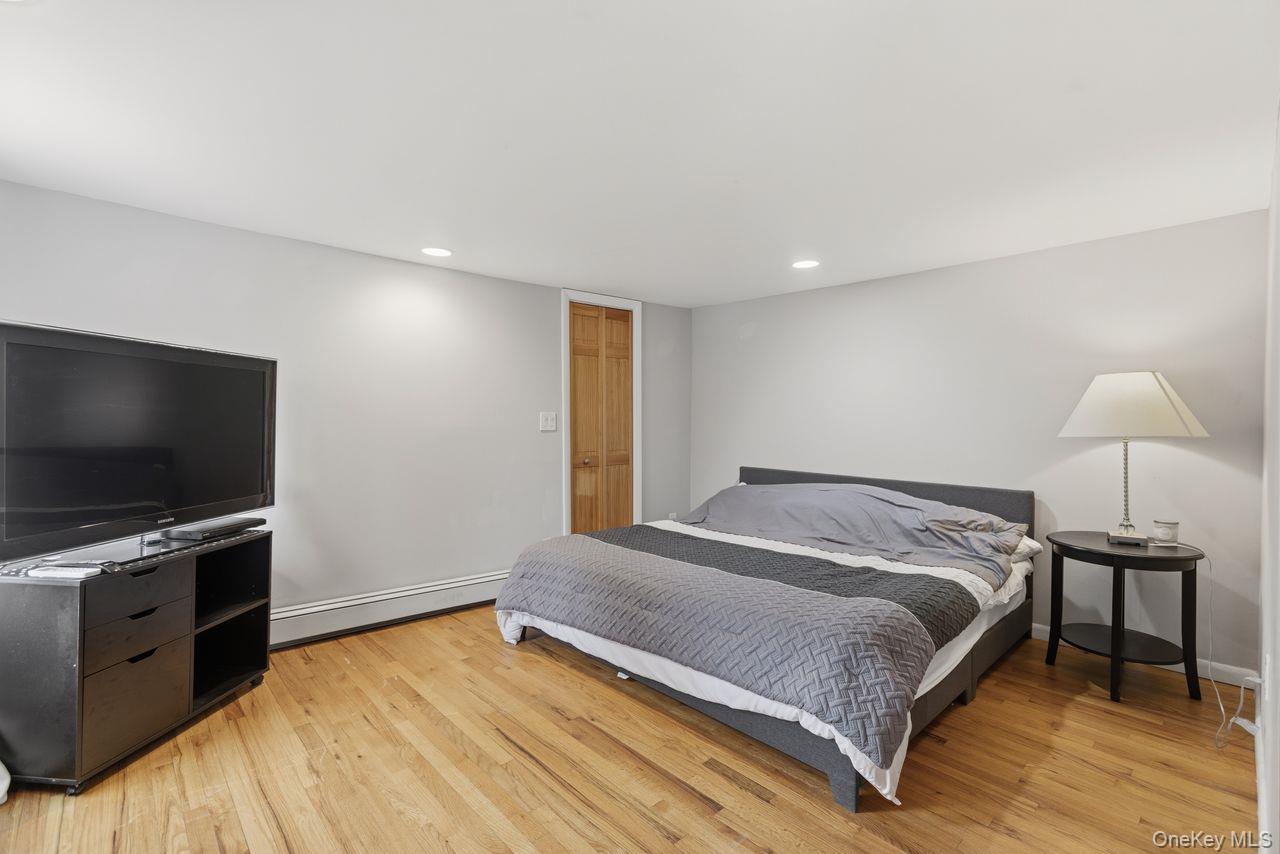 5 Adair Road Cortlandt Manor, NY 10567 - Photo 14 of 36 First floor bedroom