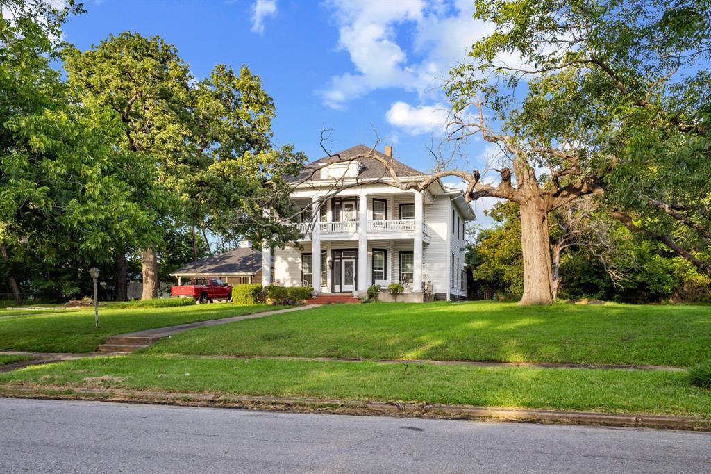 1114 South Houston Avenue Denison, TX 75021 - Photo 1 of 14
