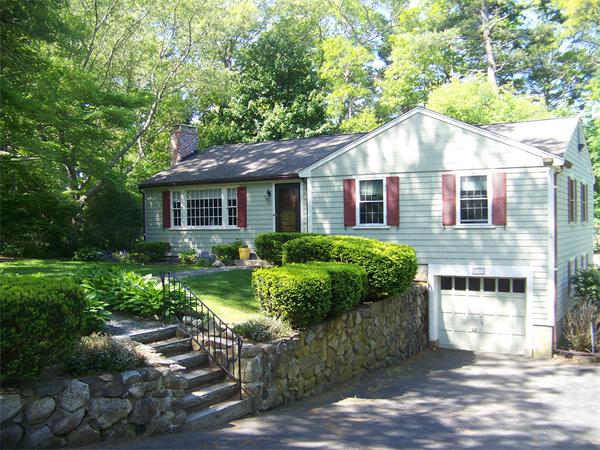 61 Cedarwood Road Scituate, MA 02066 - Photo 3 of 27 Gallery Image 3