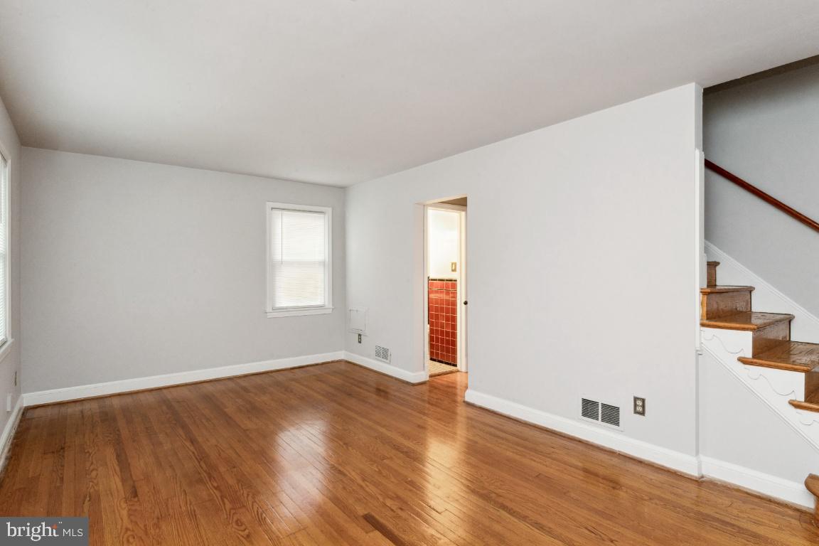 4122 24th Avenue Temple Hills, MD 20748 - Photo 6 of 24 living room