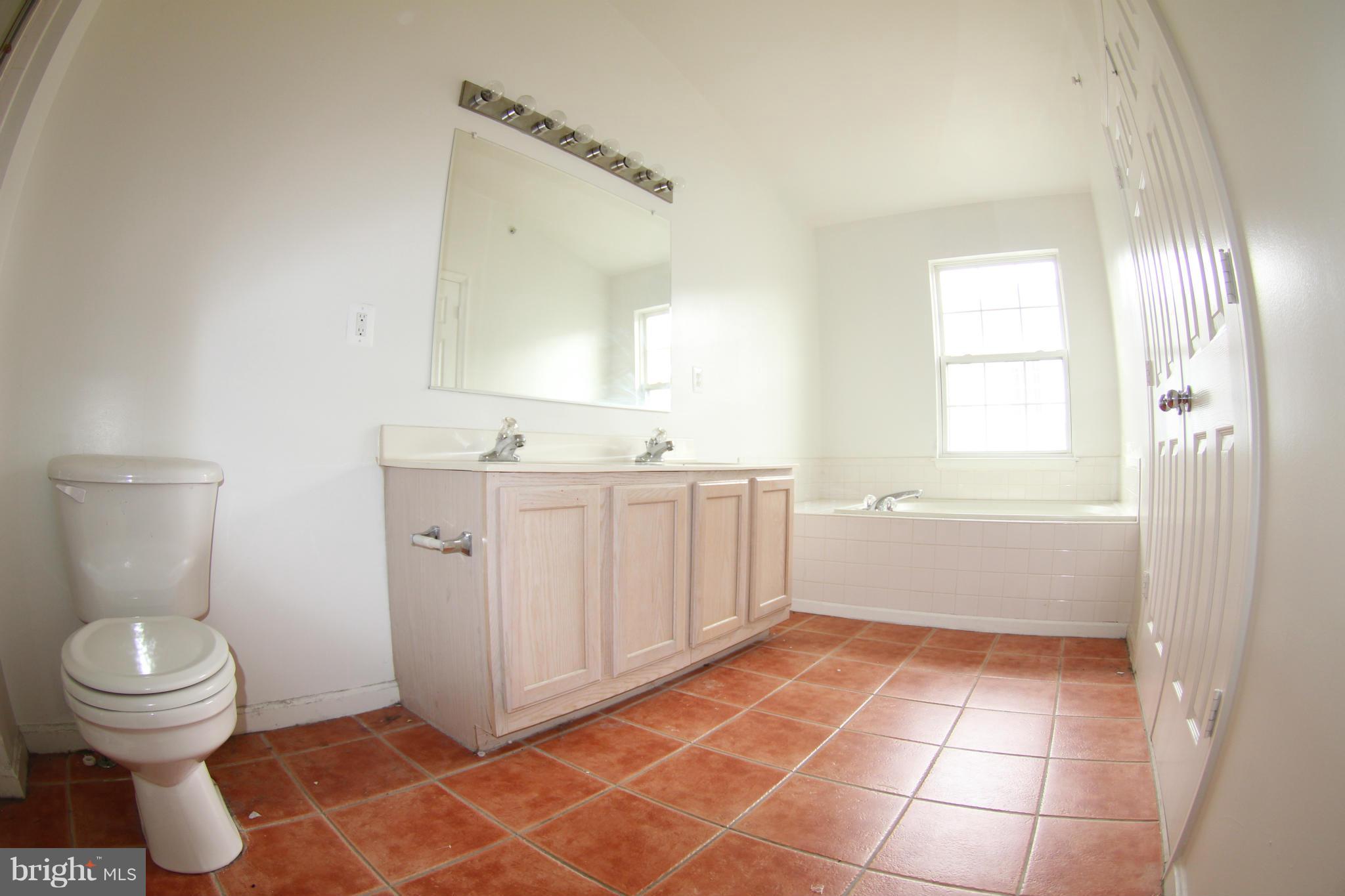 11157 Stagestone Way Manassas, VA 20109 - Photo 21 of 25 Bath (Master)