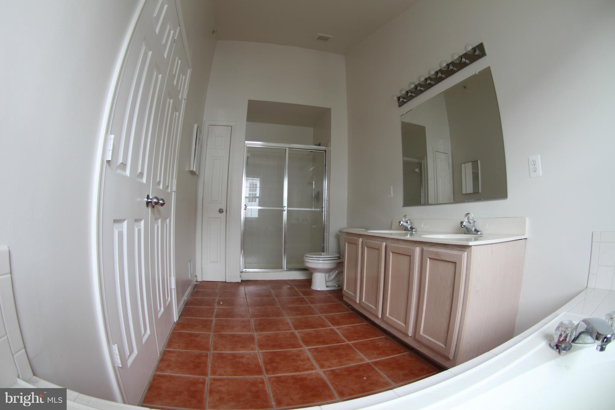 11157 Stagestone Way Manassas, VA 20109 - Photo 22 of 25 Bath (Master)