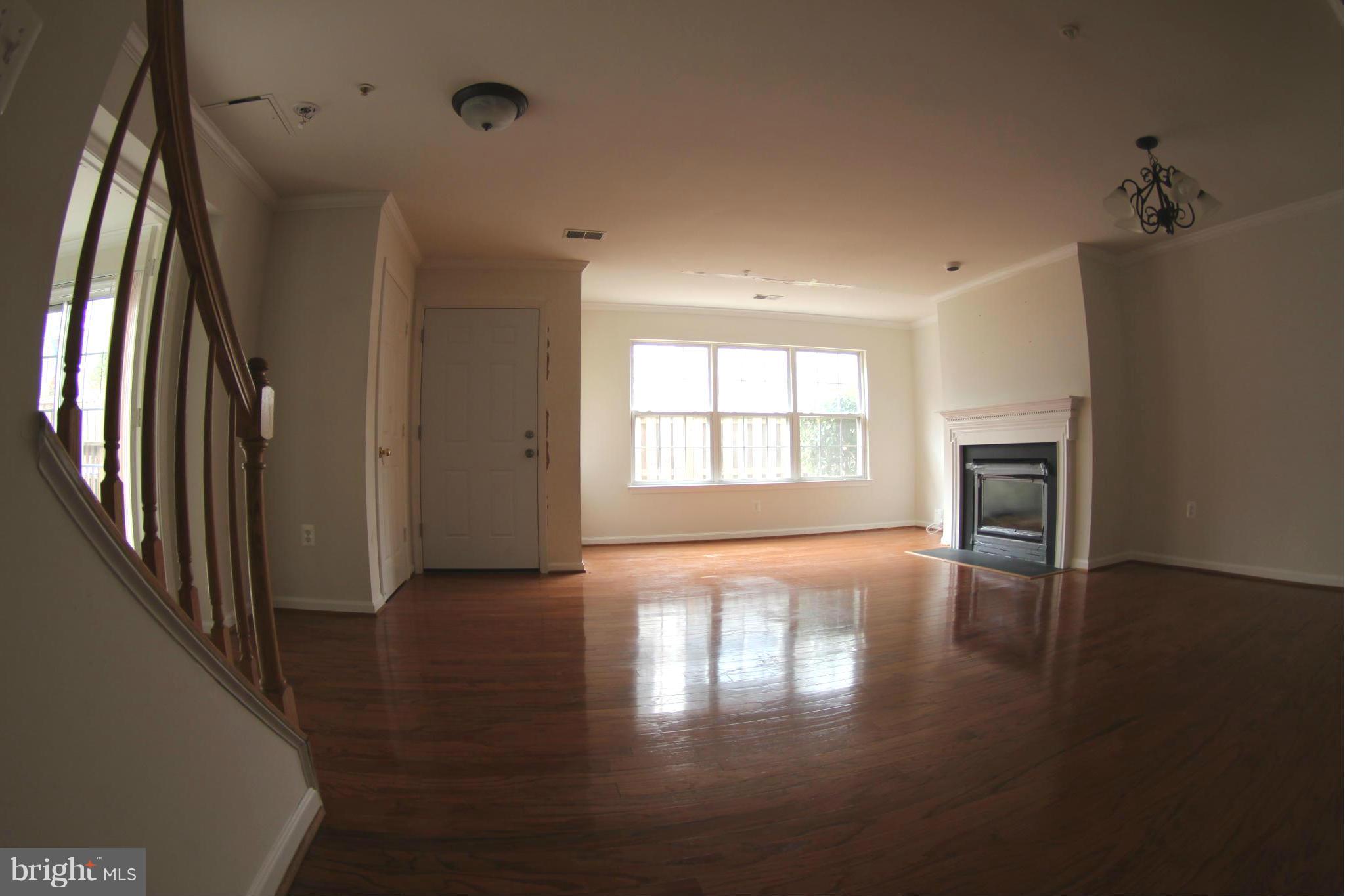 11157 Stagestone Way Manassas, VA 20109 - Photo 9 of 25 Living Room