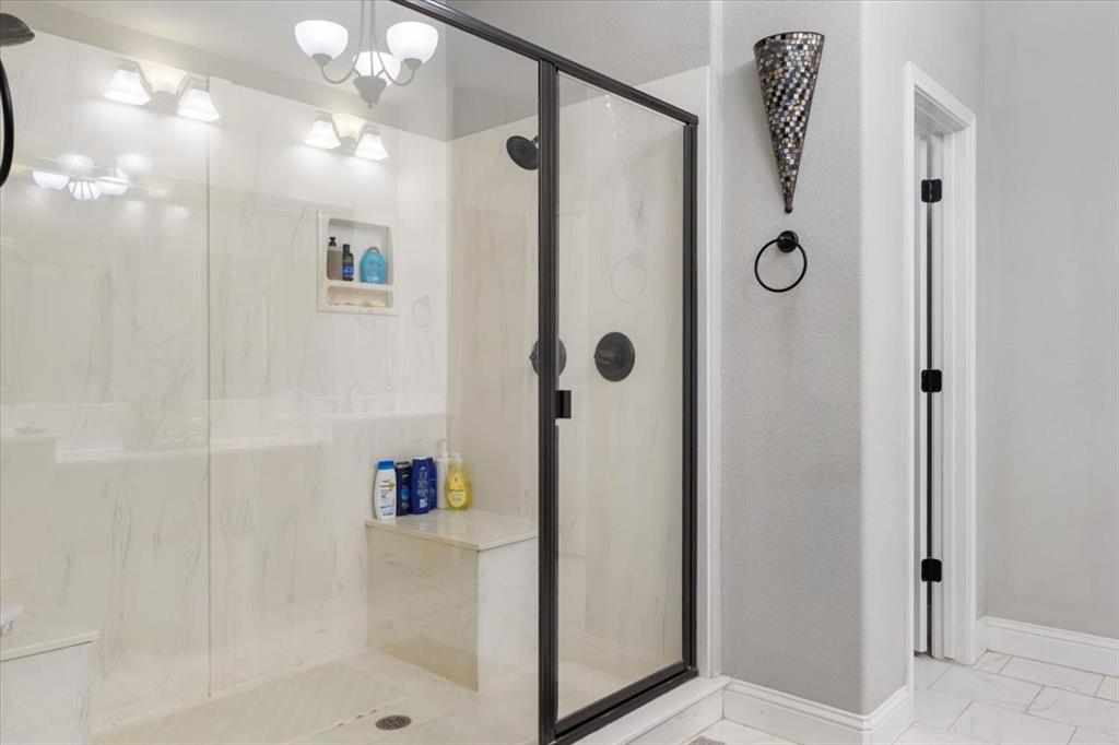 2170 Derrs Chapel Road Italy, TX 76651 - Photo 18 of 38 a bathroom with a shower