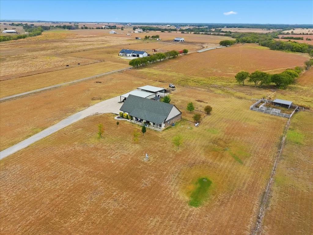 2170 Derrs Chapel Road Italy, TX 76651 - Photo 4 of 38 a view of an ocean and beach