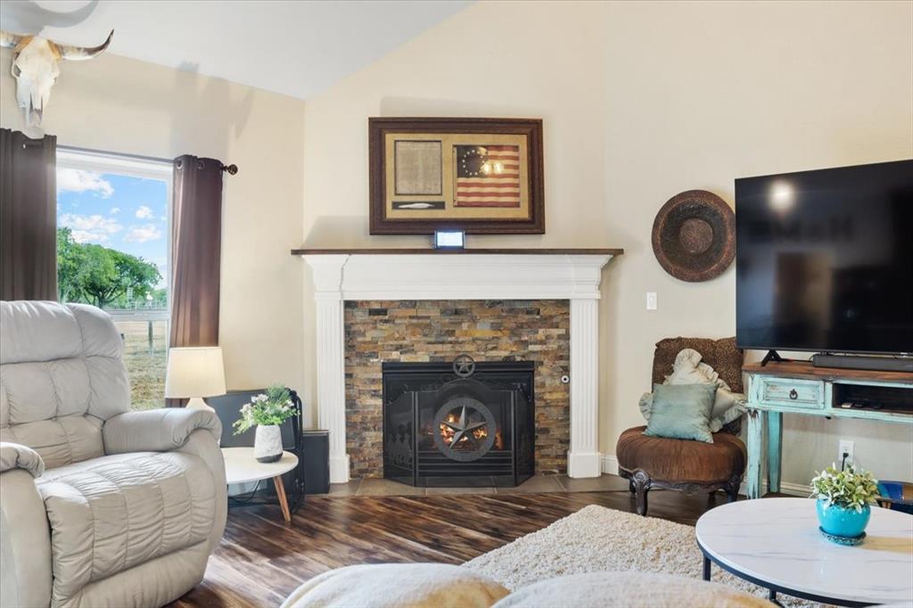 2170 Derrs Chapel Road Italy, TX 76651 - Photo 7 of 38 a living room with furniture and a fireplace
