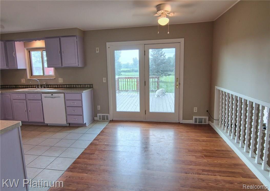 11369 Gilbert Road Memphis, MI 48041 - Photo 6 of 32 Breakfast_Nook.jpg