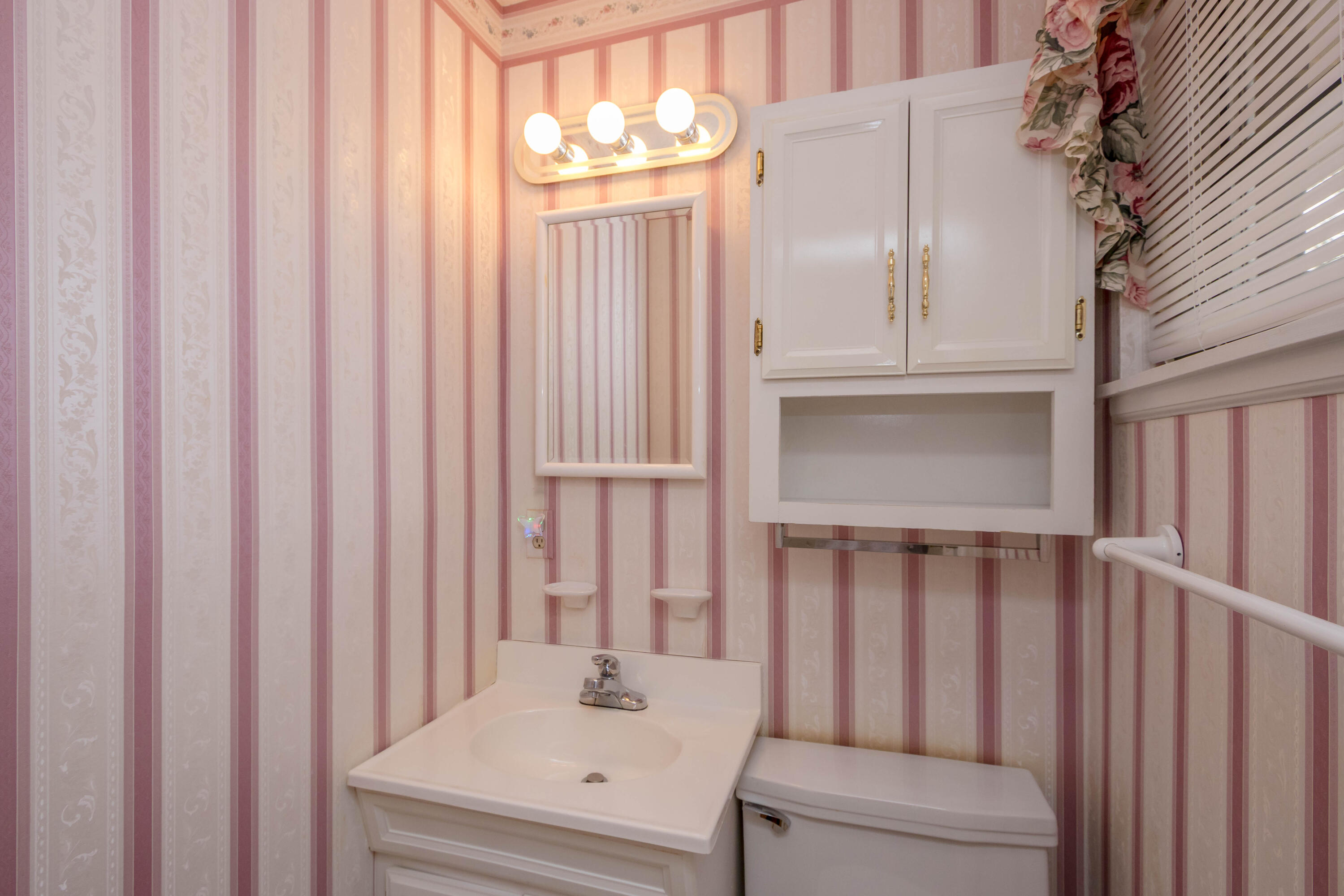 2393 Wheeless Road Augusta, GA 30906 - Photo 38 of 54 Second Owner's Bathroom