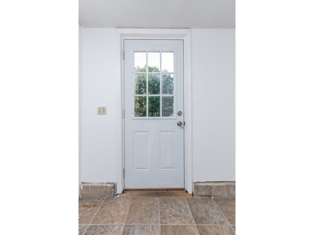 559 Falls Road Shelburne, VT 05482 - Photo 16 of 30 Gallery Image 16