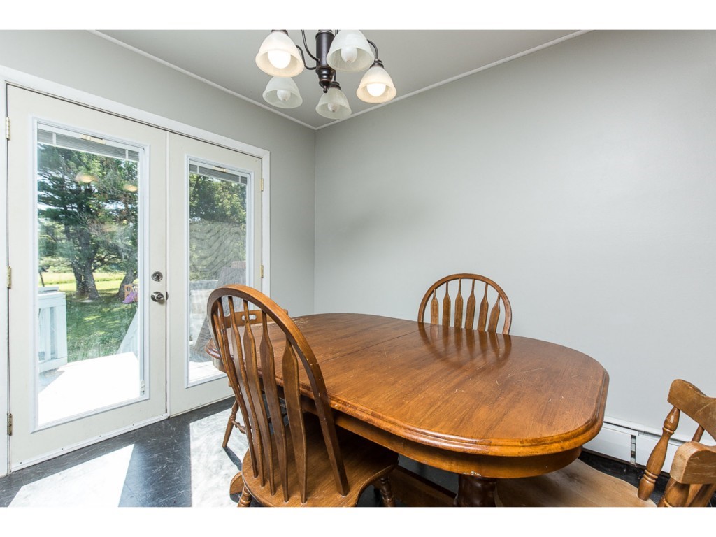 559 Falls Road Shelburne, VT 05482 - Photo 4 of 30 Gallery Image 4