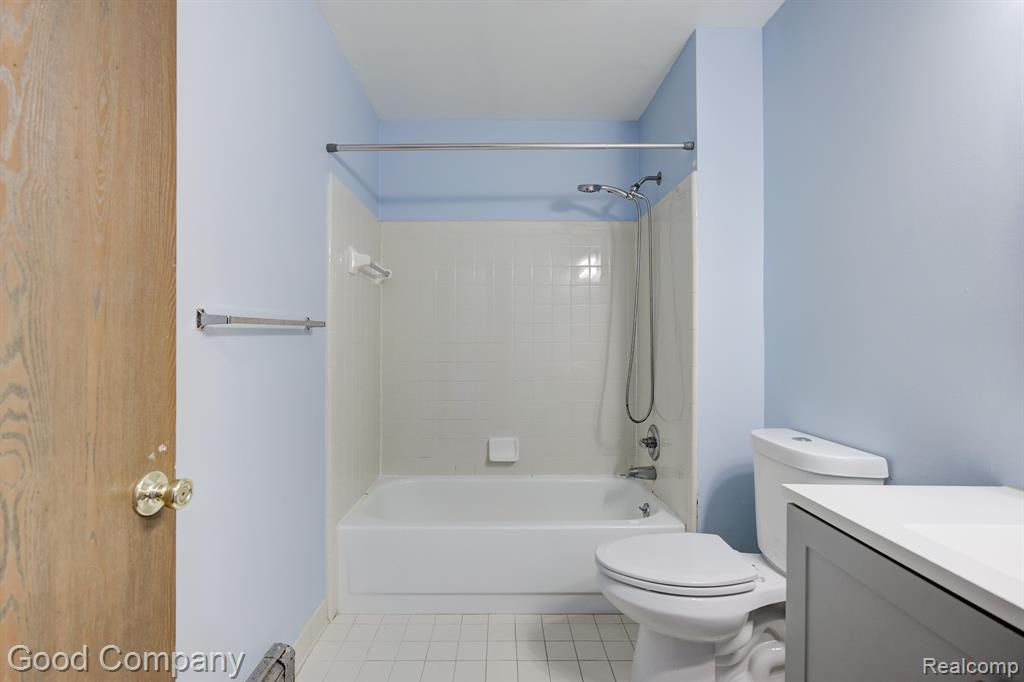 30464 Utica Road Roseville, MI 48066 - Photo 14 of 21