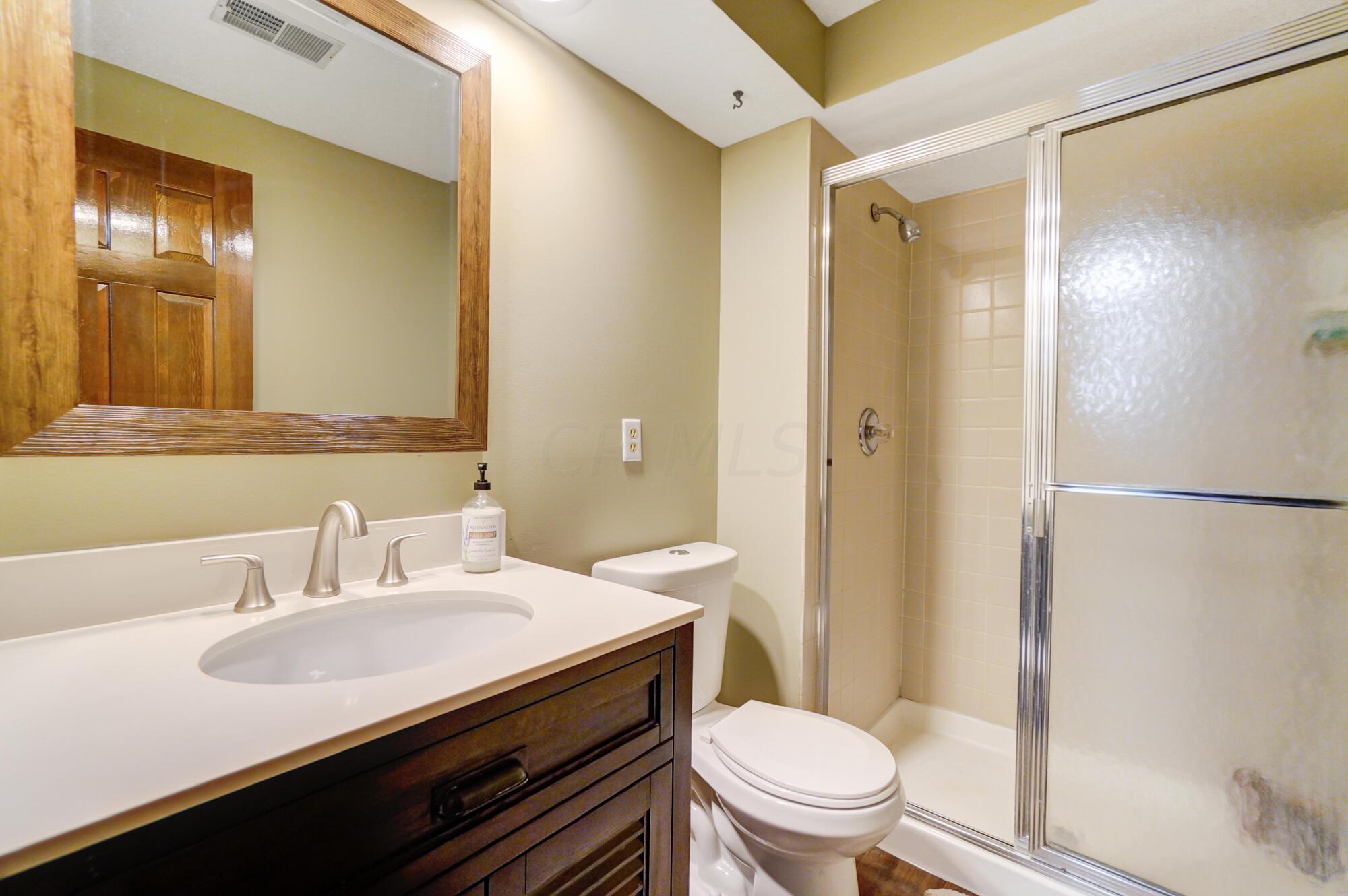 4251 Shire Landing Road Hilliard, OH 43026 - Photo 54 of 60 Bathroom 3