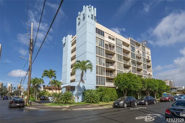 $2,700 | 754 Ekela Avenue, Unit 608, Honolulu, HI 96816