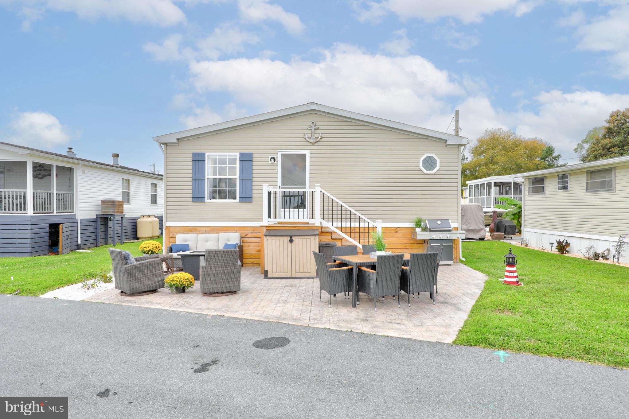 Welcome to 27111 Schooner Rd!