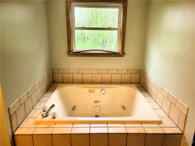 $405,000 | 3130 Meadow View Lane, Sennett, NY 13021