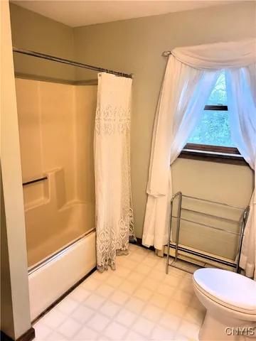 $405,000 | 3130 Meadow View Lane, Sennett, NY 13021