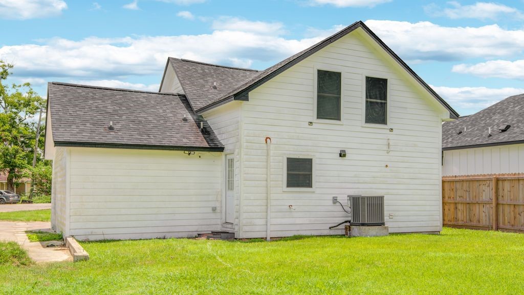 1256 2nd Street Clute, TX 77531 - Photo 41 of 43 a view of a house with backyard