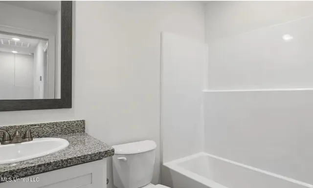 $1,950 | 917 Motsie Road, Biloxi, MS 39532