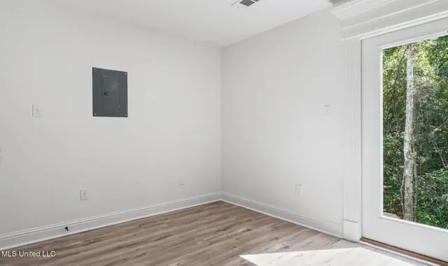 $1,950 | 917 Motsie Road, Biloxi, MS 39532