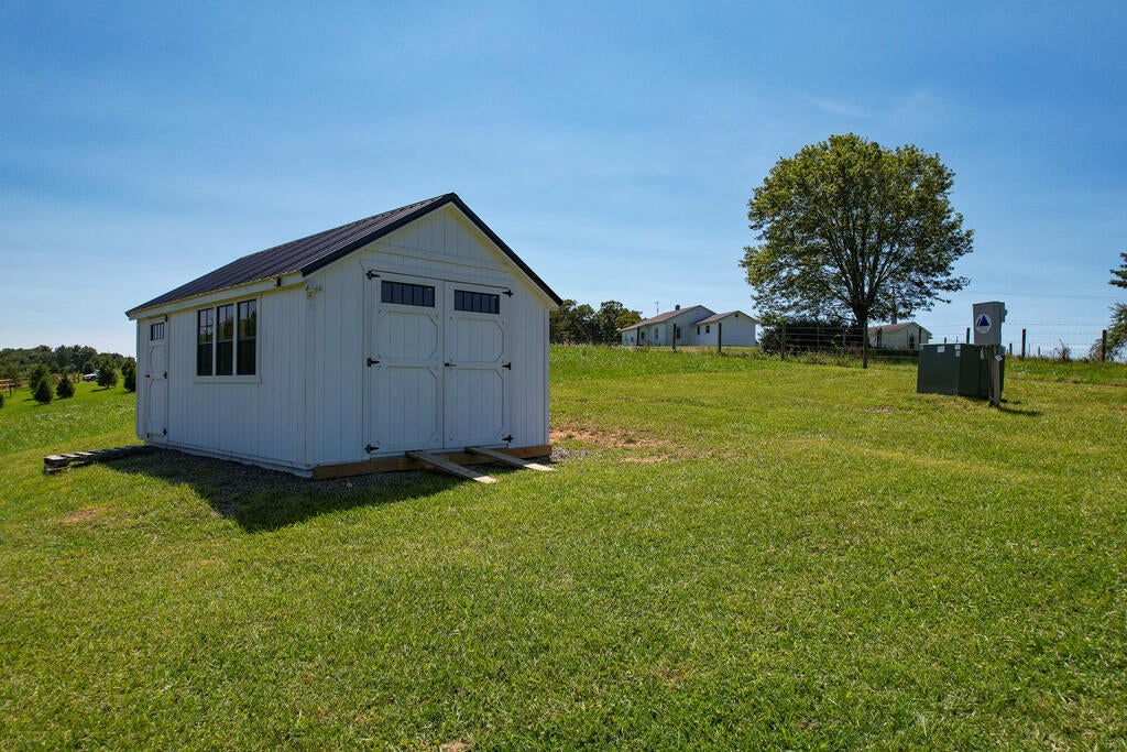 927 Kinzer Road, Unit 31F Hillsville, VA 24343 - Photo 1 of 34 Gallery Image 1