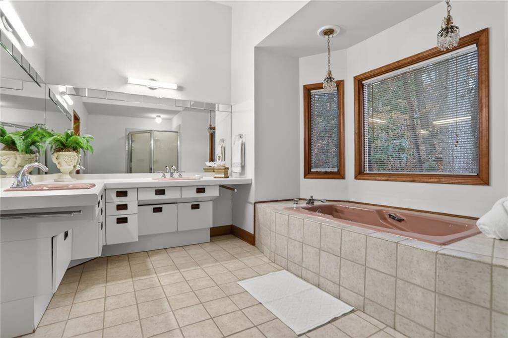 365 Crosstree Lane Sandy Springs, GA 30328 - Photo 17 of 38